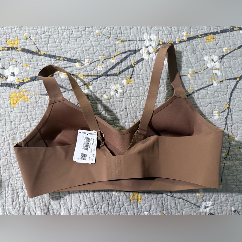 NWT lululemon Hold True Bra 38C Dusty Bronze - Picture 2 of 5